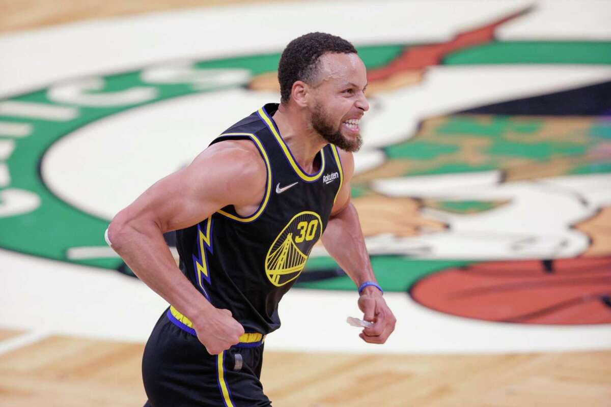 steph curry celebrates